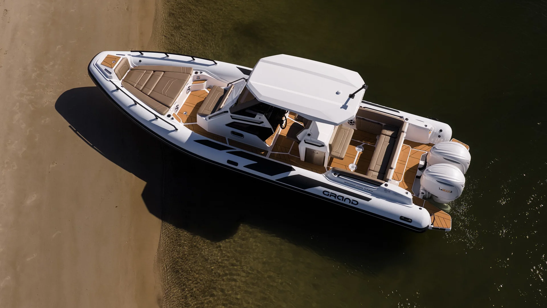 Grand G980 Test Drive: 700HP & Twin Stepped Hull - 58 Knots!
